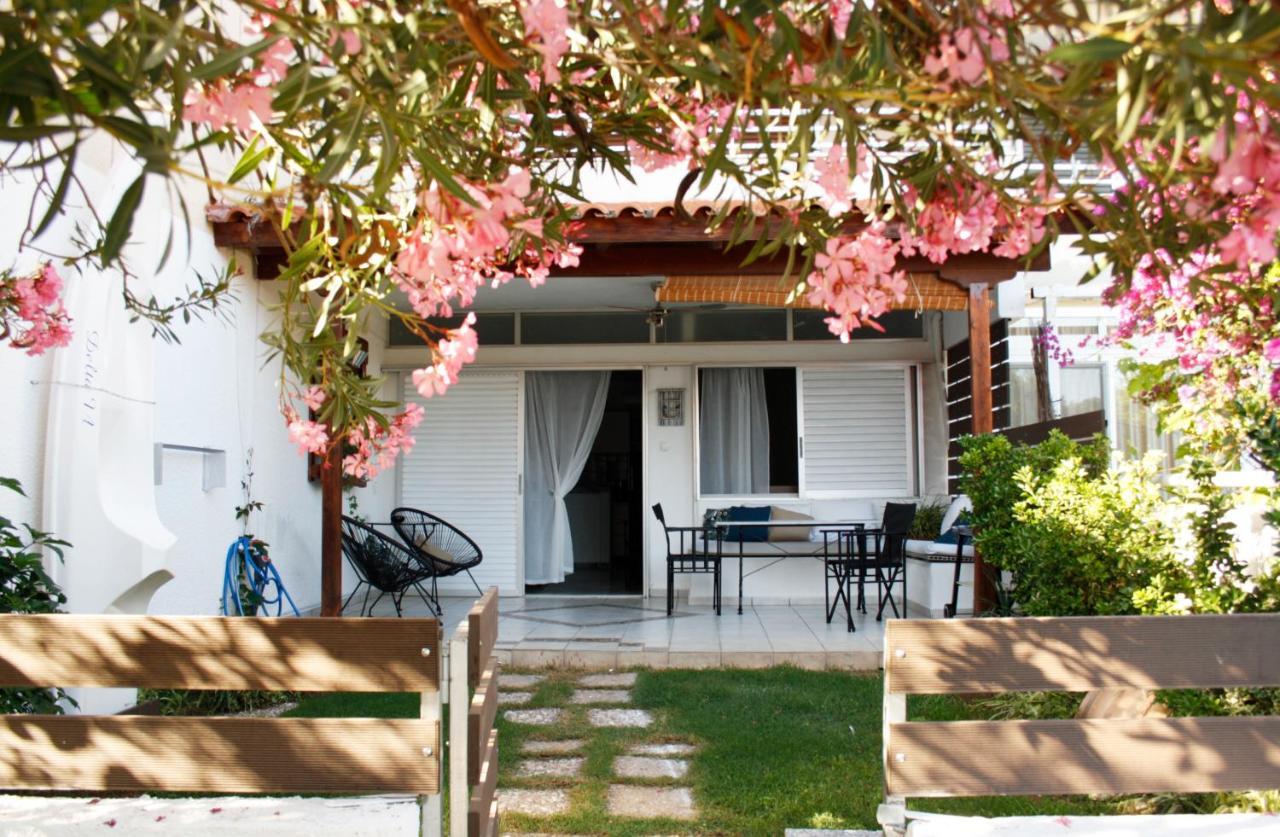Beachfront Garden Apartment- Atlas Complex Loutráki Exteriér fotografie